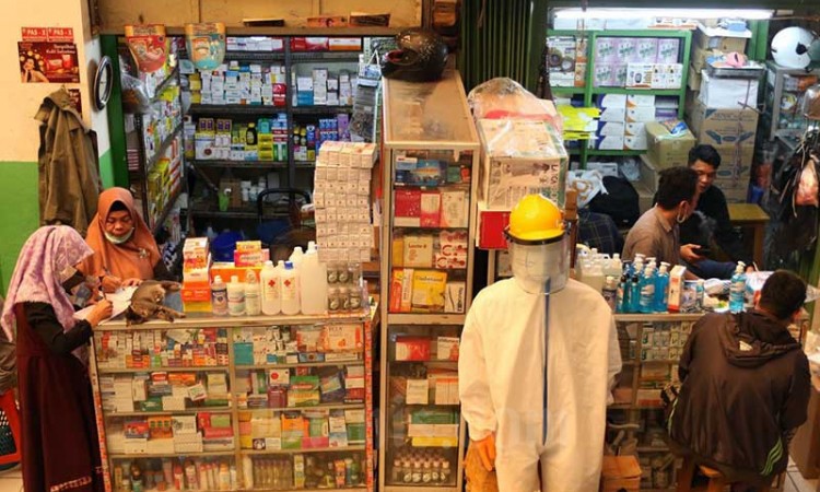 AKTIVITAS DI PASAR PRAMUKA TETAP BERJALAN