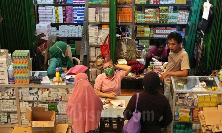 AKTIVITAS DI PASAR PRAMUKA TETAP BERJALAN