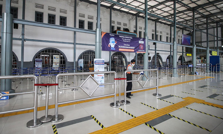 STASIUN PASAR SENEN TIDAK MELAYANI KERETA JARAK JAUH