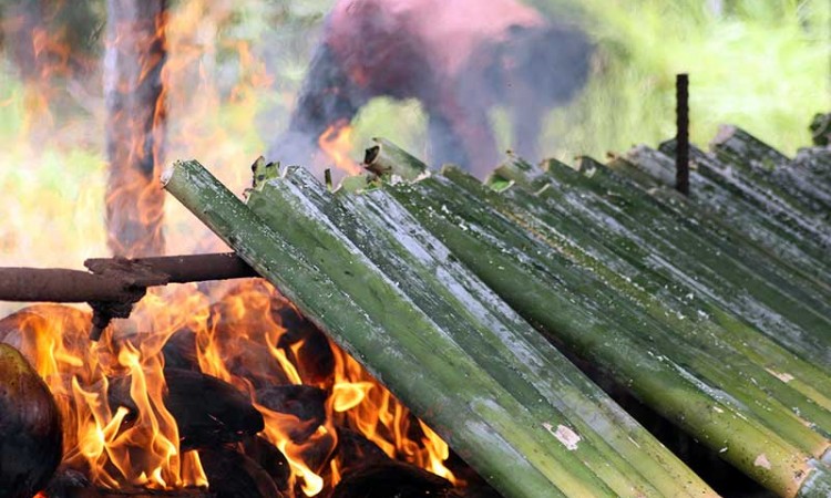 PRODUKSI LEMANG KHAS RAMADAN