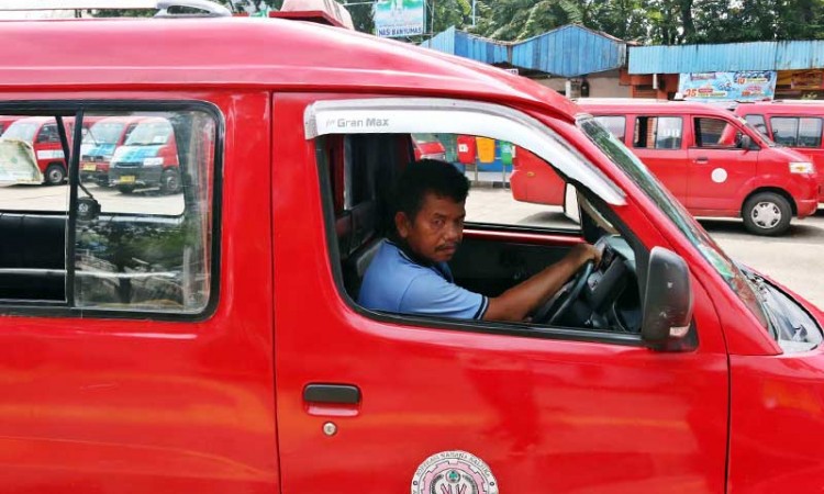 PEMBATASAN JAM OPERASIONAL ANGKOT SELAMA PSBB