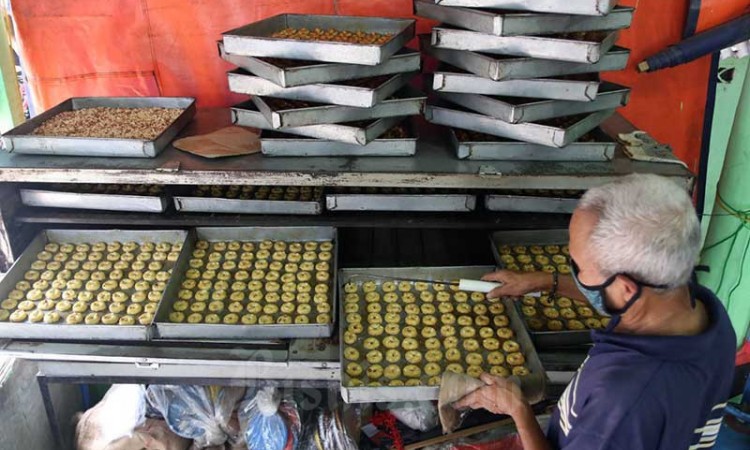 PENURUNAN PRODUKSI KUE KERING