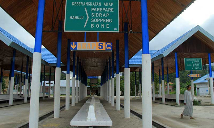 TERMINAL BUS LENGGANG