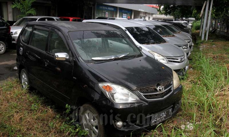 PERMINTAAN SEWA MOBIL MENURUN