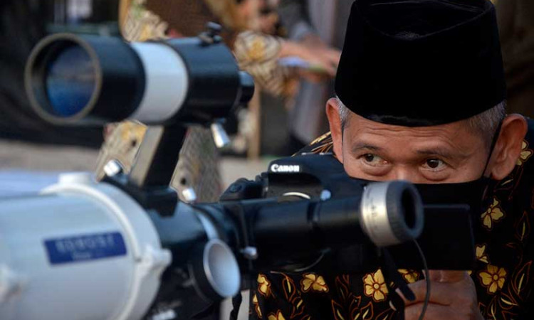 1 SYAWAL DITETAPKAN PADA HARI MINGGU