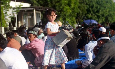 SALAT IDUL FITRI ABAIKAN PROTOKOL KESEHATAN