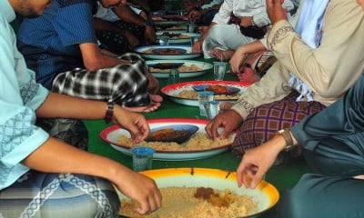 TRADISI MAKAN BERSAMA IDUL FITRI