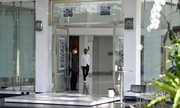 PRESIDEN TINJAU KESIAPAN NORMAL BARU MASJID KOMPLEKS ISTANA