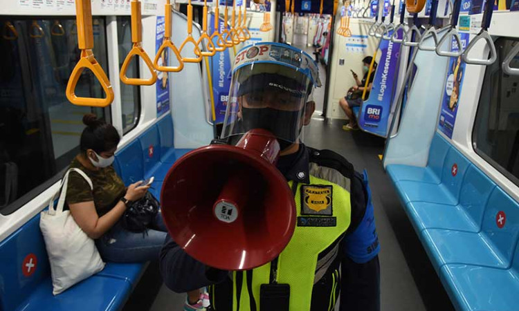 MRT JAKARTA KEMBALI BEROPERASI NORMAL