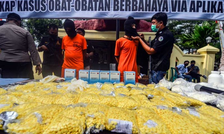 Pegedar Obat Terlarang Melalui Online di Jawa Barat Diringkus Polisi