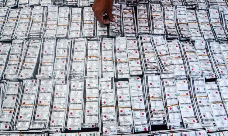 Pegedar Obat Terlarang Melalui Online di Jawa Barat Diringkus Polisi
