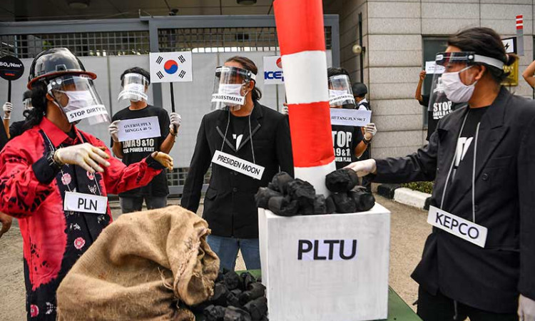 Demo Tolak Pembangunan Mega Proyek PLTU Jawa 9 dan 10 di Cilegon