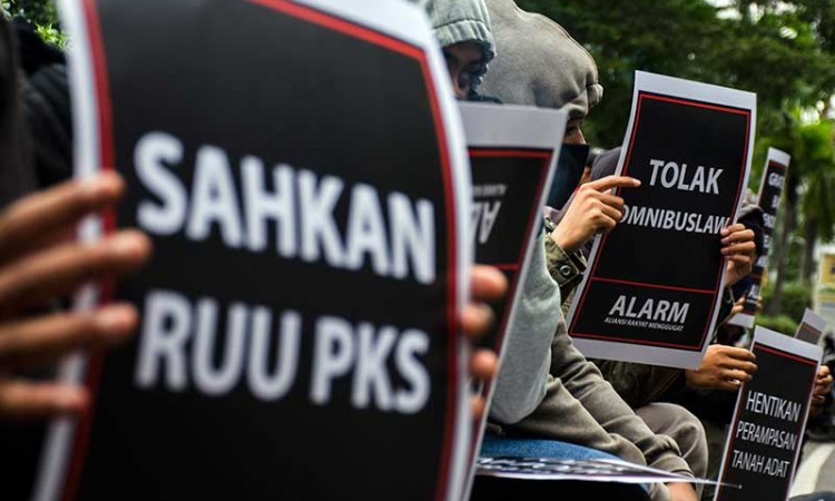 Aliansi Rakyat Menggugat Gelar Aksi di Bandung