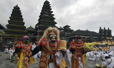 Sambut New Normal, Warga Bali Gelar Upacara Pamahayu Jagat