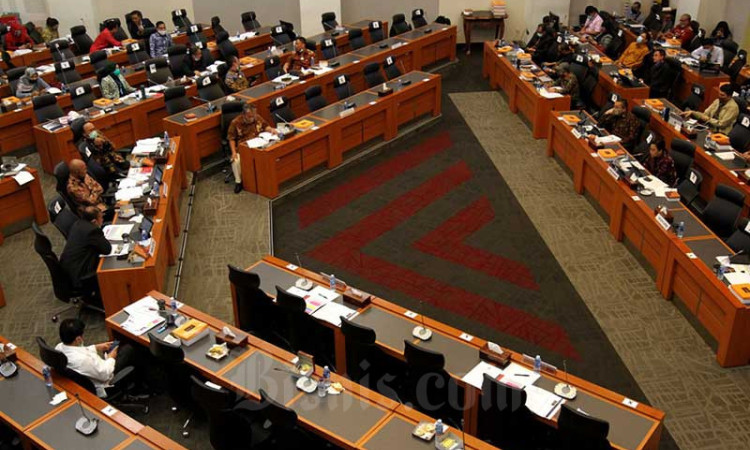 Pendapatan Negara Turun 9,8 persen, Banggar DPR Minta Penjelasan Pemerintah