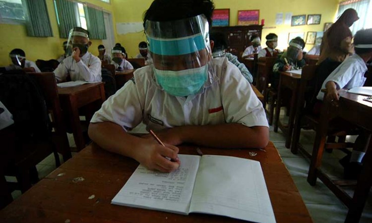 Masih Berada di Zona Merah, Sekolah di Tegal Terapkan Protokol Kesehatan