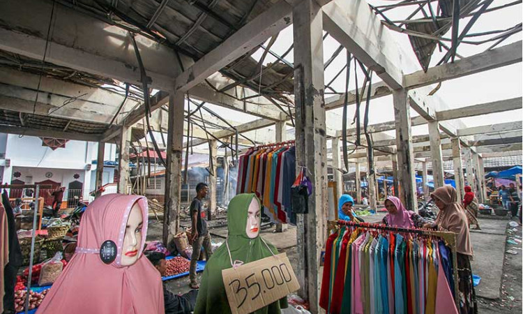 Tolak Relokasi, Sejumlah Pedagang Pasar Inpres Aceh Nekat Berjualan di Lokasi Bekas Kebakaran