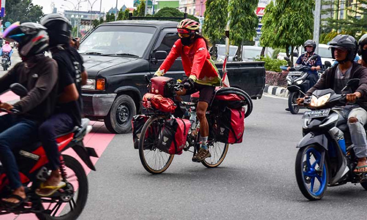 Mahir Abdullah Keliling Indonesia Dengan Mengayuh Sepeda