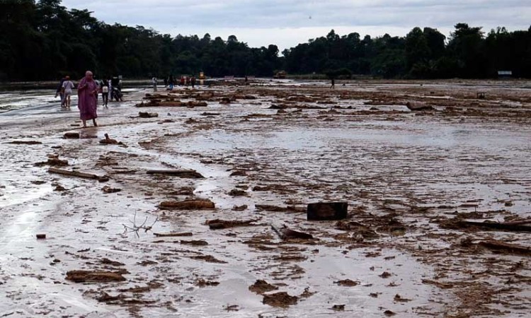 Banjir Bandang Luwu Utara Sulsel Akibatkan Puluhan Rumah Hanyut Terbawa Arus