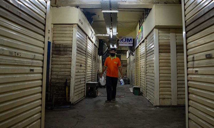 Pasar Asem Reges Jakarta Ditutup Sementara Setalah Satu Pedagang Dinyatakan Positif Covid-19