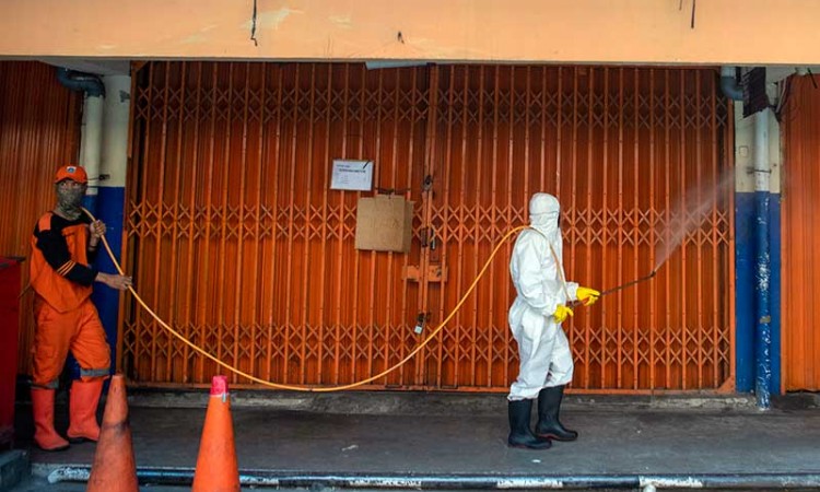 Pasar Asem Reges Jakarta Ditutup Sementara Setalah Satu Pedagang Dinyatakan Positif Covid-19