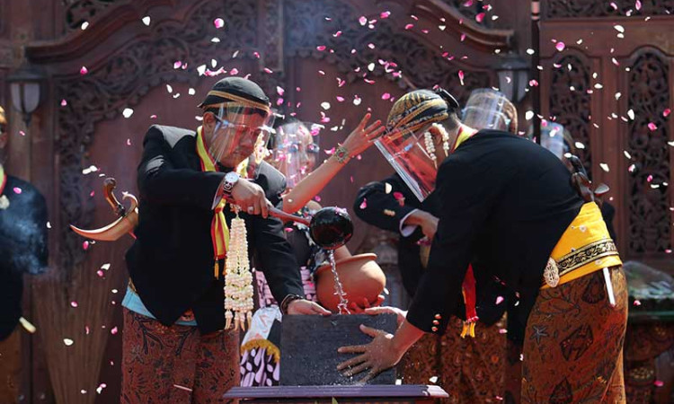 Budayawan Gelar Upacara Manusuk Sima Untuk Peringati Berdirinya Kota Kediri