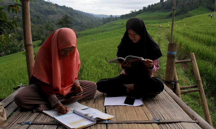 Siswa di Pelosok Sulawesi Selatan Kesulitan Akses Internet Untuk Belajar Daring