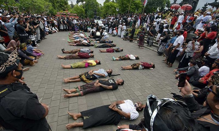 Umat Hindu di Bali Menolak Ajaran Hare Krishna