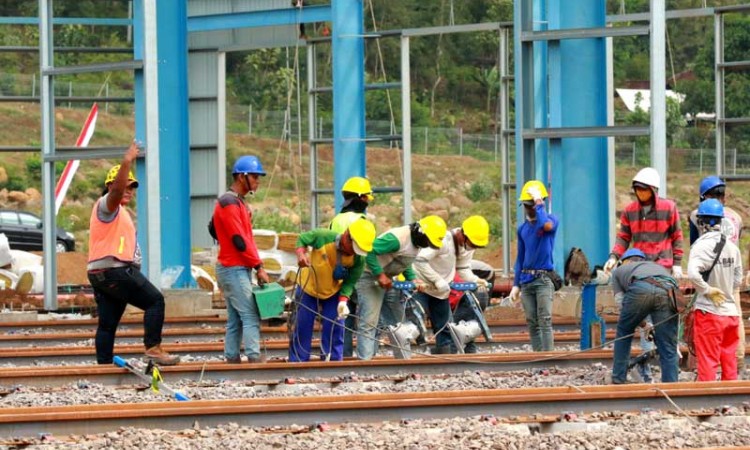 Pembangunan Pabrik Kereta Api PT INKA di Jawa Timur Molor Karena Pandemi Covid-19