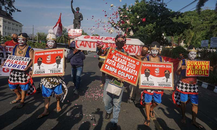 Warga Solo Jawa Tengah Gelar Aksi Dukung Pilkada Damai
