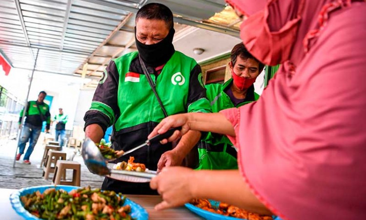 Tempat Makan di Jakarta Timur Sediakan Makanan Gratis Bagi Warga Yang Terdampak Covid-19