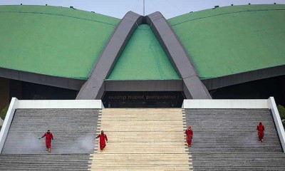 Jelang Sidang Tahunan, Gedung DPR/MPR RI Disemprot Disinfektan Untuk Pencegahan Penyebaran Covid-19