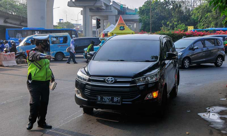 Mulai Hari Ini Polda Metro Jaya Berlakukan Sanksi Tilang Untuk Pelanggar Ganjil-Genap