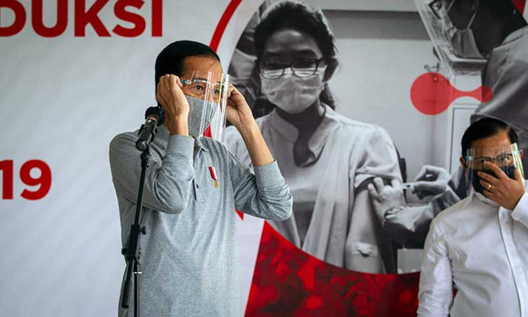Presiden Joko Widodo Tinjau Fasilitas Produksi dan Uji Klinis Tahap III Vaksin Covid-19