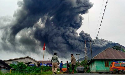 Gunung Sinabung Kembali Erupsi Dengan Ketinggian Kolom Abu Mencapai 4.200 Meter