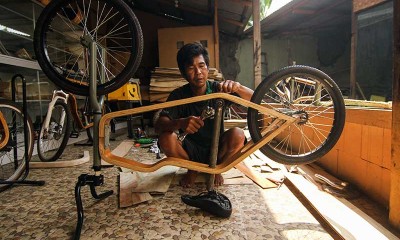 Sepeda Kayu Buatan Indonesia Dijual Dengan Harga Rp3,5juta hingga Rp12 juta