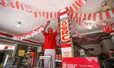 SRC Pecahkan Rekor MURI Dengan Menggelar Gerakan Menghias Toko Dengan Nuansa Merah Putih