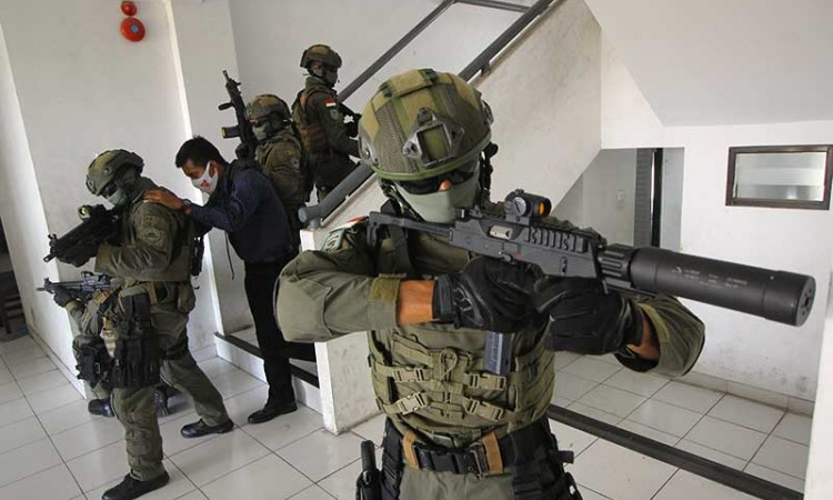 Prajurit Batalyon Intai Amfibi 2 Marinir Gelar Latihan Penanggulangan Aksi Teror