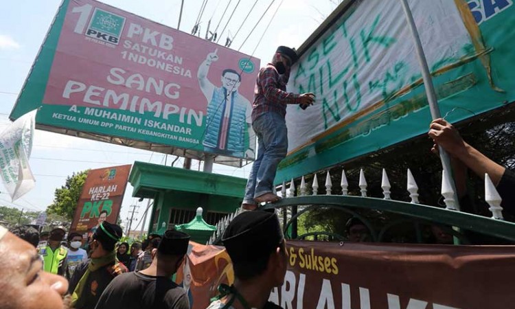 Warga Nahdlatul Ulama Unjuk Rasa Tuntut Pengembalian Aset Yang Dipinjam PKB