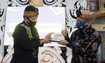 Bank Indonesia KPw Jawa Barat Berikan Bantuan 300 Paket Sembako dan APD Kepada Pemkot Bandung