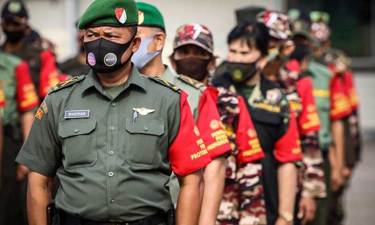 Personel Gabungan TNI, Polri dan Ormas Kawal Pelaksanaan PSBB Total DKI Jakarta