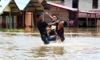 Banjir di Putussibau Kalimantan Barat Belum Surut, Aktivitas Warga Lumpuh Total