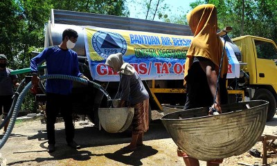 Forum Relawan Penanggulangan Bencana Salurkan Air Bersih Ke Daerah Kekeringan di Jawa Timur