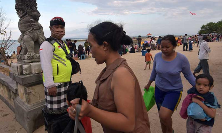 Libur Hari Raya Galungan, Pantai Sanur Dipenuhi Wisatawan 