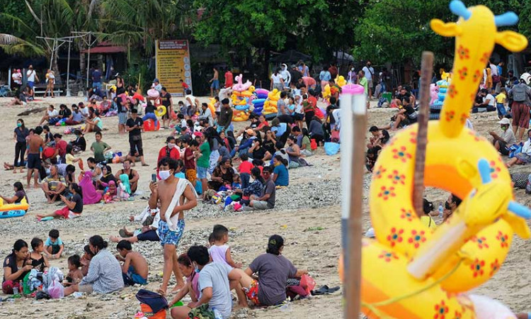 Libur Hari Raya Galungan, Pantai Sanur Dipenuhi Wisatawan 