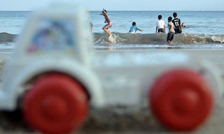 Pantai Santolo Menjadi Salah Satu Destinasi Wisata Populer di Garut Bagian Selatan