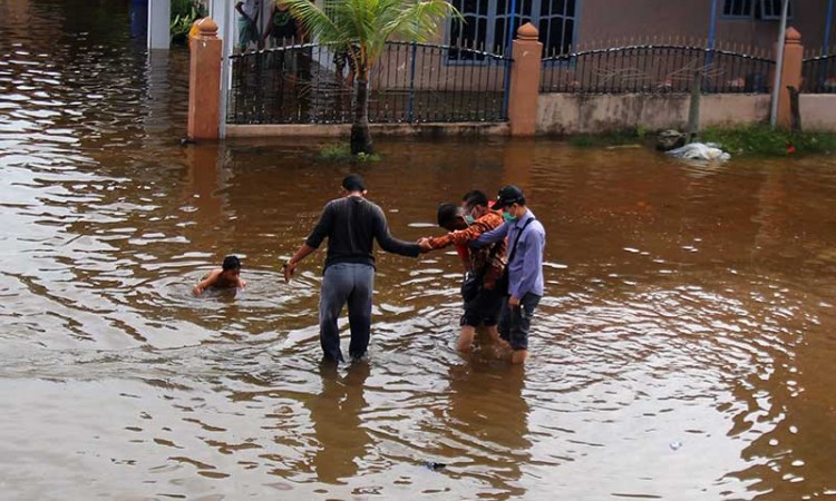 Kota Dumai Pekanbaru Terendam Bajir Pasang Air Laut