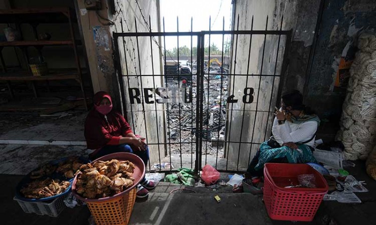 Pascaterbakarnya Pasar Cepogo, Pedagang Berjualan di Luar Pasar