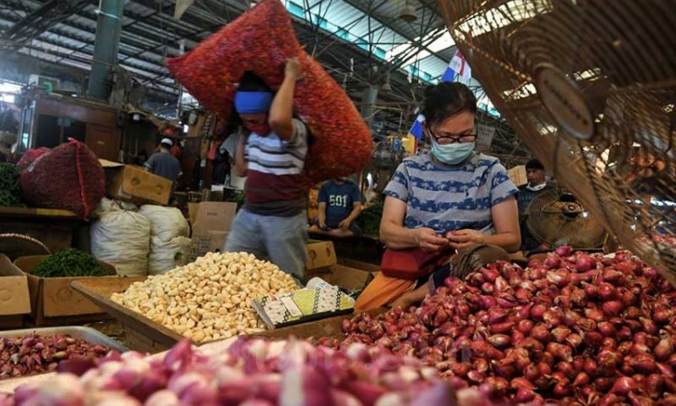 Indonesia Dipastikan Alami Resesi Ekonomi, Sejumlah Pasar Tradisional Mulai Sepi Pembeli