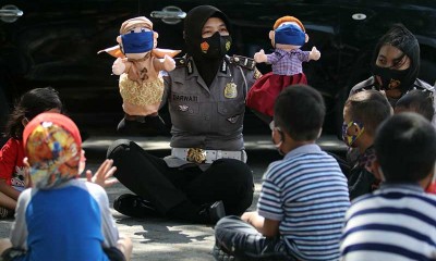 Polisi Kampanyekan Protokol Kesehatan Kepada Anak-Anak Melalui Pentas Boneka